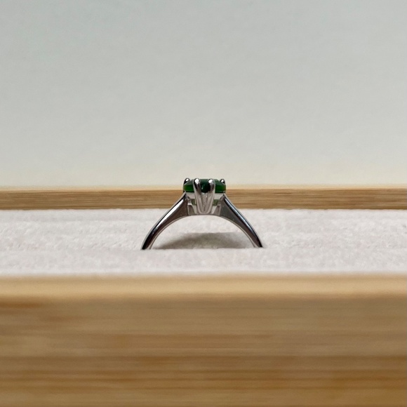 R010 | Emerald CZ Pear Cut Stone Ring - Picture 3 of 6